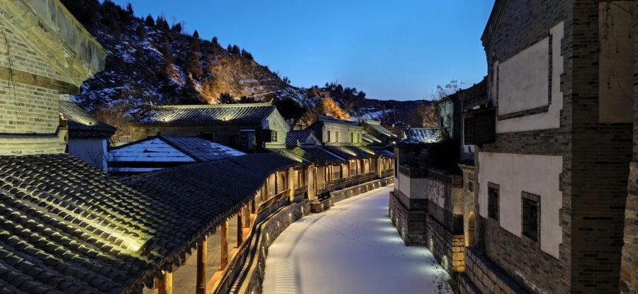 Beijing: Simatai Great Wall & Gubei Water Town Private Tour - Day vs night strategy, what changes and what to plan for