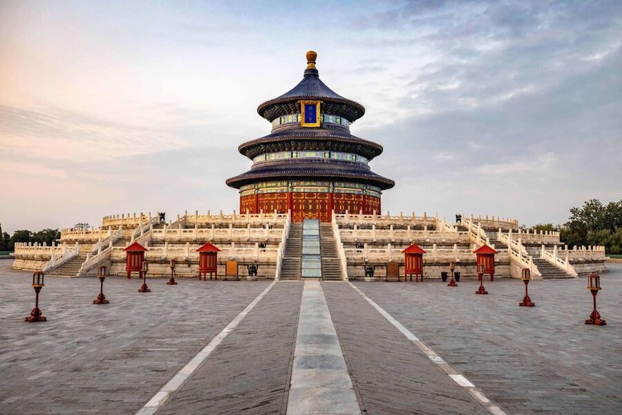 Beijing:Temple of Heaven Private Tour w/Option Show & Dinner - Shopping mixed with UNESCO: Pearl Market plus a guided Temple of Heaven (6 hours)
