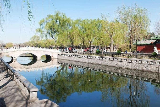 Beijing Walking Food Culture Tour in Hutong and Hidden Places - The ancient army one-pot feast, practicality that turns into comfort food