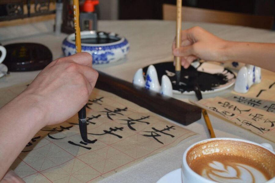 Beijing Wangfujing Calligraphy Class Nearby Forbidden City - Learning posture and strokes: the part that makes your character look right