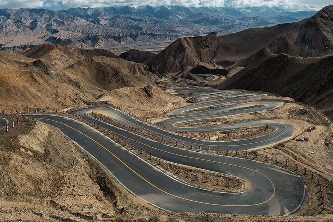 Best of Kashgar tour with Karakoram Highway - Day 3 on the Karakoram Highway: lakes, grasslands, and nomadic pastures
