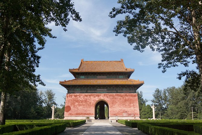 Boutique Tour: Juyongguan, Sacred Way and Dingling of Ming Tombs - Guides Who Actually Make the Sites Click: Selina, Angie, Maria