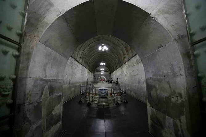 Boutique Tour: Juyongguan, Sacred Way and Dingling of Ming Tombs - Entering Juyong Pass: Views, Temples, and Why This Wall Route Mattered