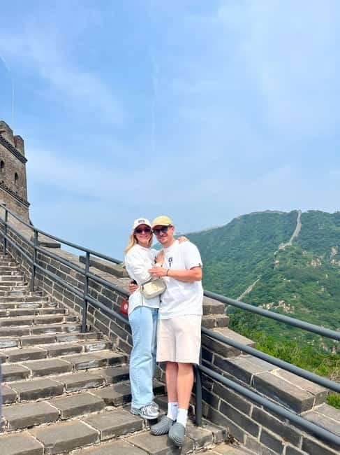 BusDa: Ancient Remnant of the Badaling Great Wall Day Tour - Comfort and Transportation: Bus vs Private