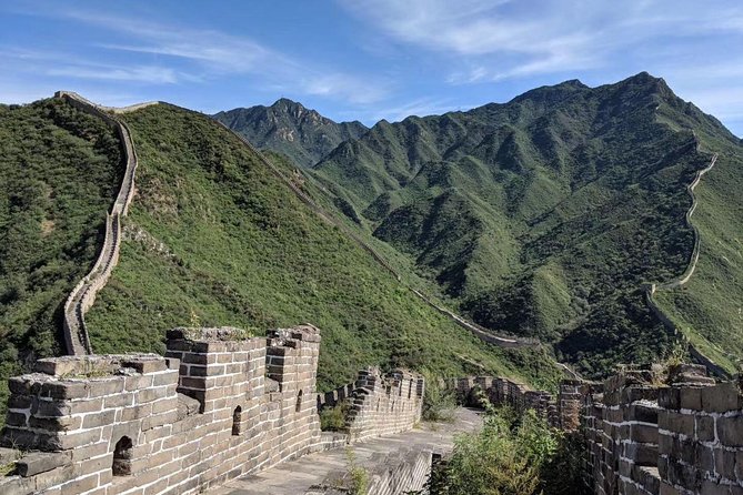 Capital Airport Layover to Mutianyu Great Wall with English Speaking Driver - The private car ride to Mutianyu: comfortable and predictable