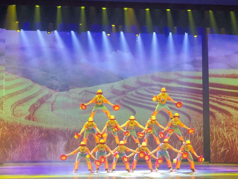 Chaoyang Acrobatics Ticket - Why Red Theatre Acrobatics Works So Well for a Beijing Night