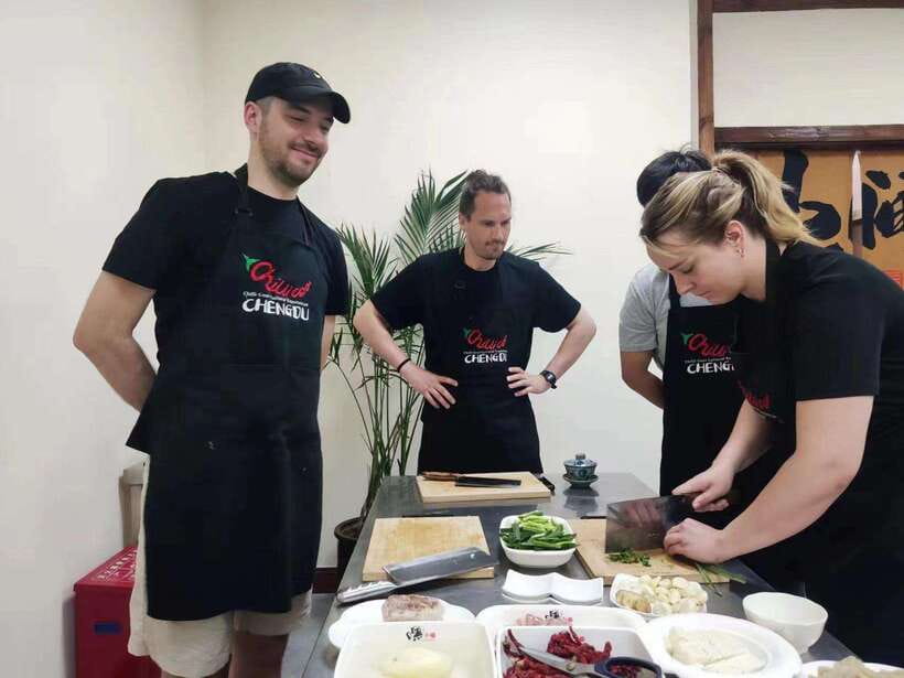 Chengdu: Cooking Class with Fresh Market Half Day Experience - Vegetarian-Friendly Options Without Turning It Into a Compromise