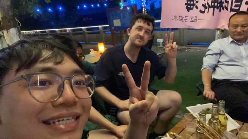 Chengdu: Eat Like a Local! Food Tour in the Hidden Alleys - Stop One: Tea, Desserts, Egg Cakes, and Cold Skewers