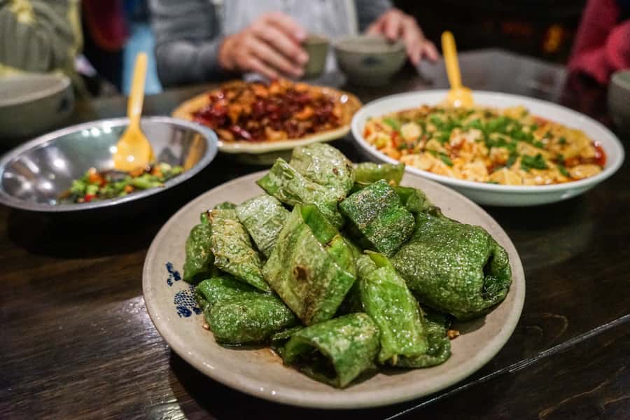 Chengdu: Hidden Dishes and Beers UNESCO Food Evening Tour - The middle stops: variety that teaches the pattern