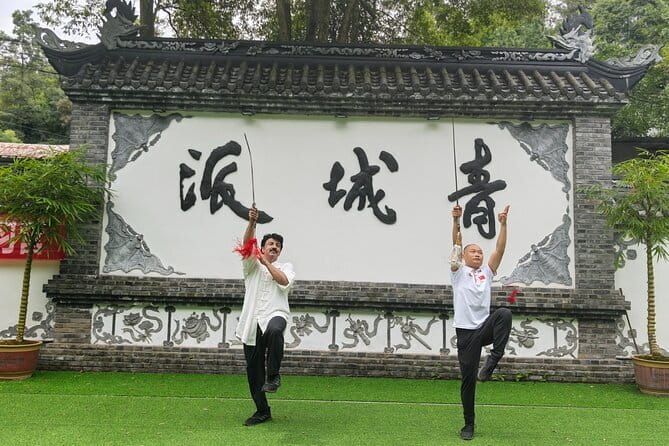 Chengdu Kung Fu Panda Tour Tai Chi, Martial Arts and Panda Base - Qingcheng Mountain Tai Chi and Wushu learning, with Taoist context
