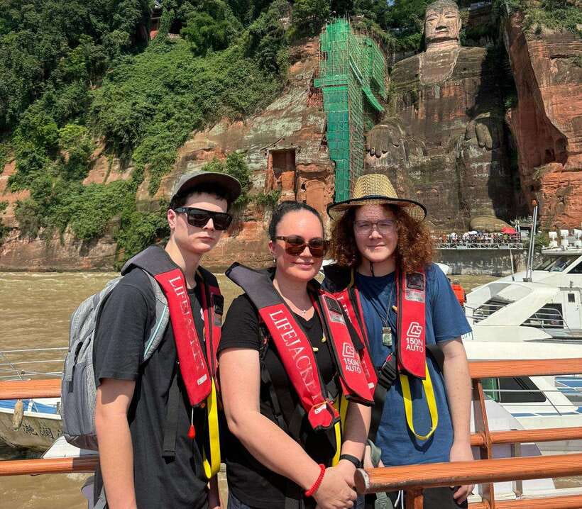 Chengdu: Leshan Grand Buddha Full-Day Private Trip - Arriving at noon: how the guided visit is paced