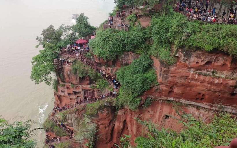 Chengdu: Leshan Grand Buddha Full-Day Private Trip - What’s included, and why the private guide is worth it
