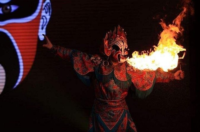 Chengdu Sichuan Opera Evening Show Ticket-Shu Feng Yan Yun - Tea, snacks, and included show extras that make the evening feel complete