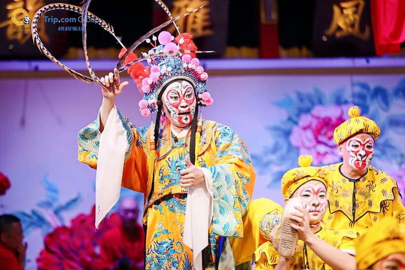 Chengdu: Sichuan Opera Face-Changing and Acrobatics Show - Key things I’d plan around
