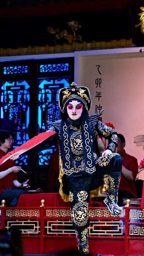 Chengdu: Sichuan Opera Face-Changing and Acrobatics Show - Entering the Shufeng Yayun area and exchanging your ticket