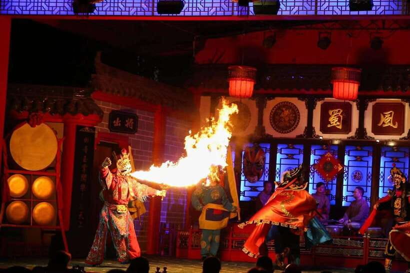 Chengdu: Sichuan Opera Show ShufengYayun & Covered Bowl Tea - Covered bowl tea at the theater, what you’re actually getting