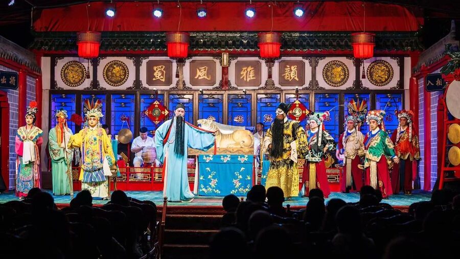 Chengdu: Sichuan Opera Shu Feng Yan Yun Evening Show Ticket - What happens once you sit down, tea first, then the performance