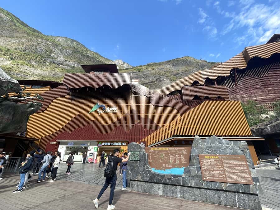 China Shangri-La Tiger Leaping Gorge : A Canyon Adventure - Price and Value: What You Get for Around $104