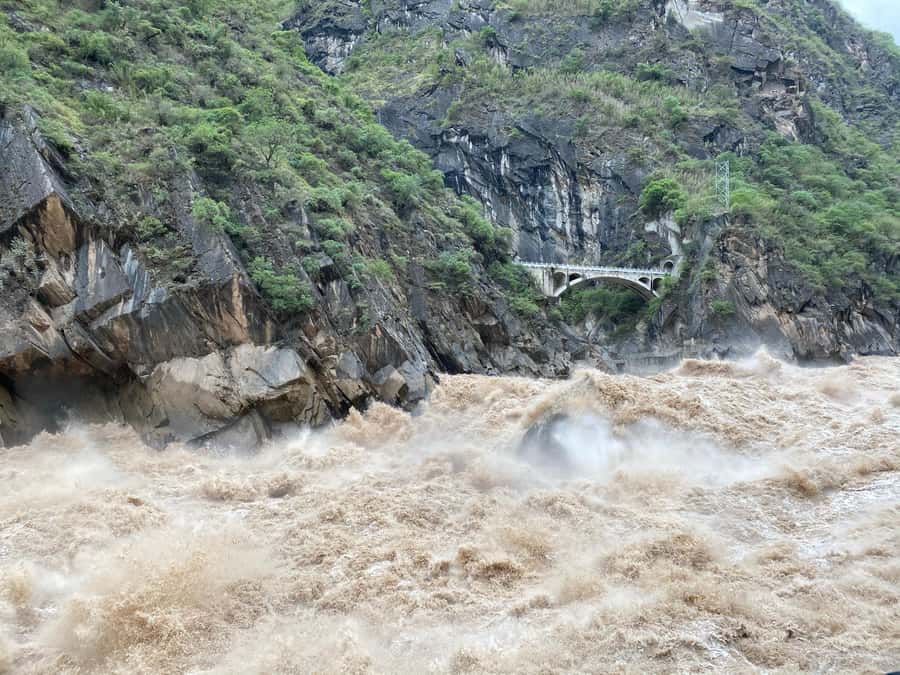 China Tiger Leaping Gorge: A Canyon Adventure - Who should book this tour, and who should skip it