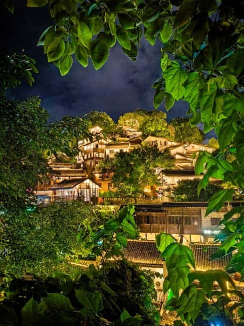 Chongqing: Magic Night View and Secret Viewing Spots Tour - How the Metro and Taxi Mix Helps You See More