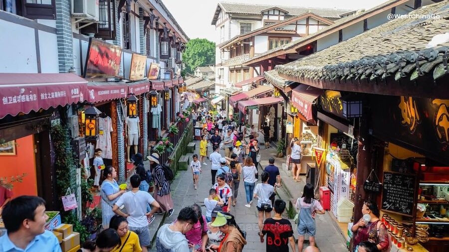Chongqing: One-Day Extravaganza: Hit All the Must-See Spots! - Pickup in Ciqikou, plus the value of a safe, on-time driver