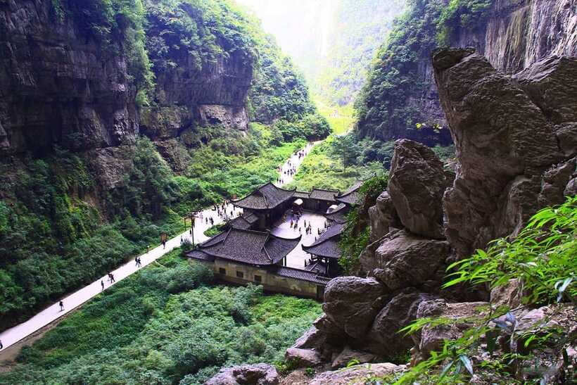 Chongqing: Wulong 2 Spots All-inclusive Luxury Private Trip - Returning to Chongqing by 19:00, with Wu River views on the drive back