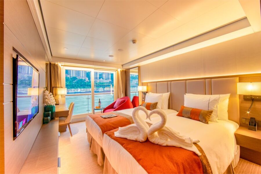 Chongqing: Yangtze River Cruise with Meals and Accommodation - The onboard experience: facilities and downtime that actually feel relaxing