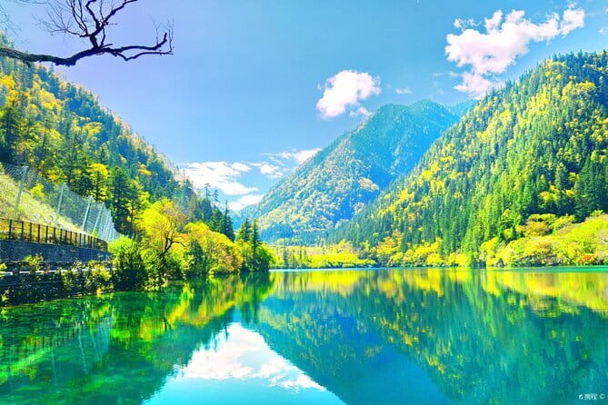Classic 3-Day Jiuzhaigou Private Tour(Transportation+Tickets) - Day 1: pickup at Jiuzhai Huanglong airport or Songpan train station, then hotel transfer