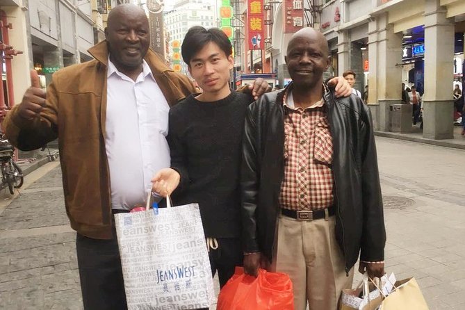 Custom Private Guangzhou Tour with Local Guide and Private Car - Huacheng Square Along the Pearl River