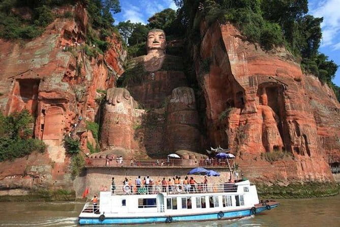 Day tour Chengdu Panda Base Leshan Giant Buddha with local Lunch - Lunch Included: Local Food Without The Stress