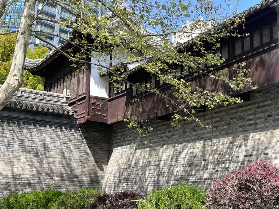 Discover Off Beaten Route--Shanghai Old City Town - Starting at Shouning Road, where the old city begins