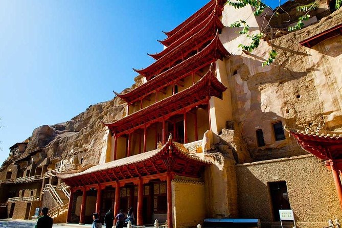 Dunhuang Private Day Tour Mogao Grottoes, Singing Dunes and Crescent Moon Spring - A smooth, one-day way to understand Dunhuang