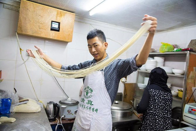 Eat Like a Local: Street Breakfast Tour in Shanghai - How This Morning Street Food Stroll Really Feels
