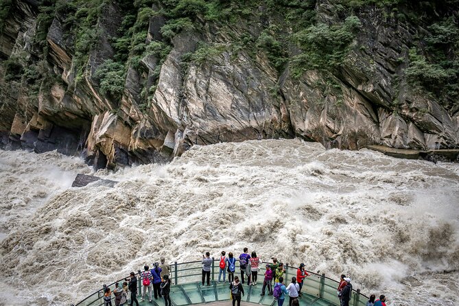 Eat Your Way Through Yunnan's Tea & Horse Road, from Dali to Lijiang, 8-day Trip - Erhai Lake Lunch and Shaxi Ancient Town Dinners That Follow the Market