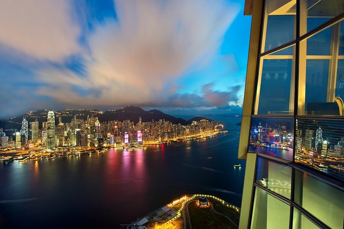[Entry After 6pm] sky100 Min. 2pax Ticket (F-II_2P) - Finding the right entrance in Tsim Sha Tsui (so you do not burn time)