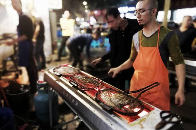 Evening Foodie Adventure in Chengdu the Land of Plenty - Stop 5 on Jianshe Road: older Chengdu energy with vendor-to-family dining