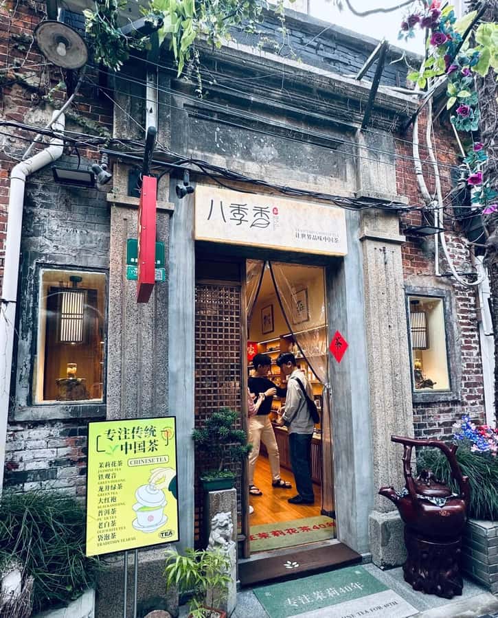 Experience Shanghai Like a Native: A Day in Local Life - The Local Large Supermarket Stop, What Homes Stock Up On
