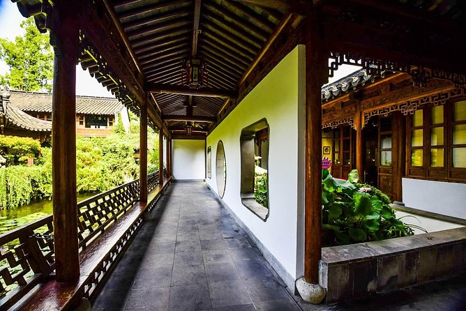 Fast Pass Priority: Hangzhou Essential Day Tour with Authentic Lunch - Longjing Tea Fields at Meijiawu: Tastings and Cooking Lessons