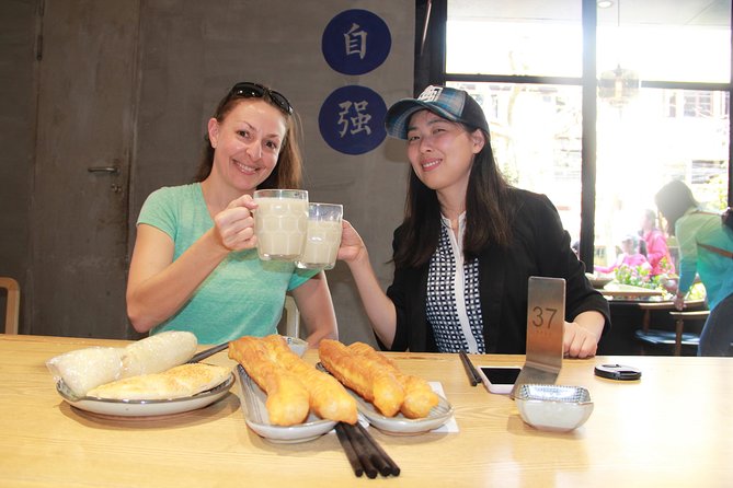 Flexible Private Shanghai Layover Tour - Shanghai Tower stop: the quickest skyline orientation