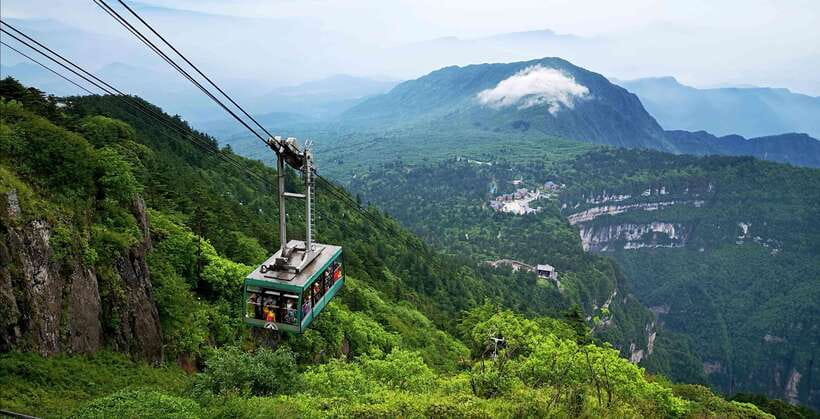 From Chengdu: Mount Emei Day Trip with Golden Summit Visit - The climb that does not feel like a climb: Leidongping to Golden Summit