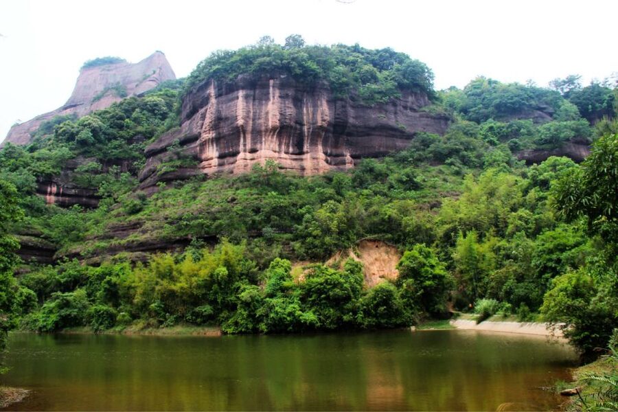 From Guangzhou: Mount Danxia and Nanhua Temple Full-Day - Getting from Guangzhou to Shaoguan fast, then right to Danxia