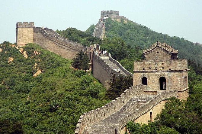 Full-Day Great Wall of Badaling - Getting to the start point, finding the guide, and riding the coach