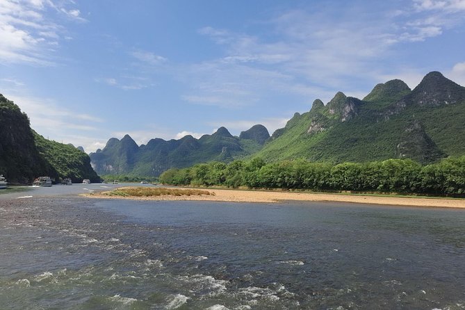Full-Day Guilin Li-River Cruise and Yangshuo Xianggong hill Private Day Tour - West Street in Yangshuo: 30 minutes is enough if you have a plan