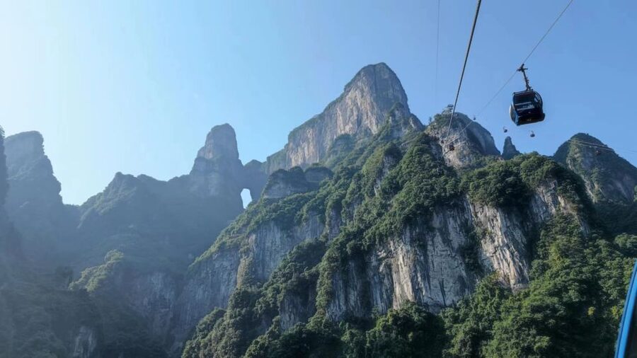 Full-Day Private Tour of Tianmen Mountain - Yunmeng Fairy Summit viewpoints: timing is everything when the mist rolls in