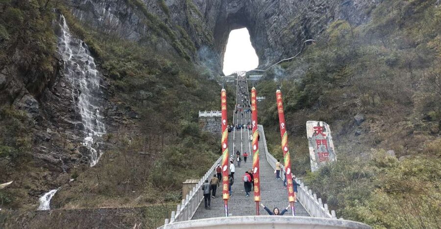 Full-Day Private Tour of Tianmen Mountain - The long cable car ride: the clouds are part of the attraction