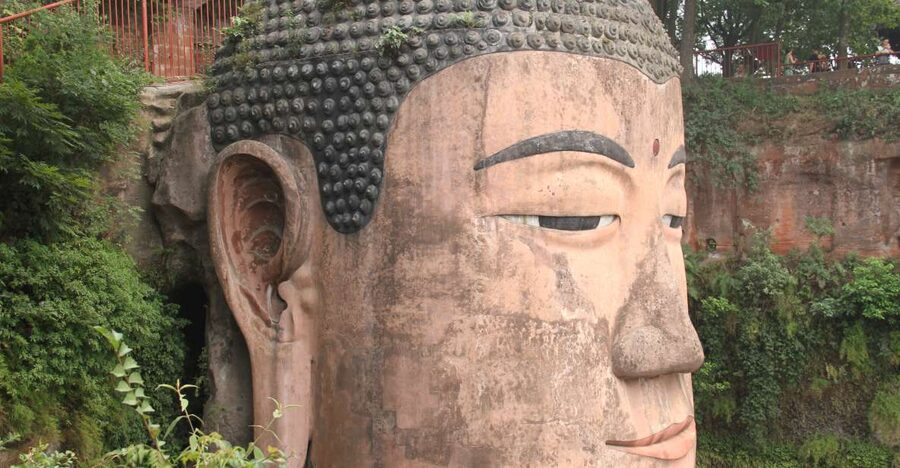 Full-Day Tour of Leshan's Giant Buddha from Chengdu - Getting there from Chengdu: a full day with private pickup