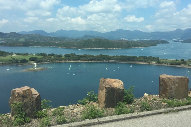 Geopark Hiking Tour - East Dam Stop: Seeing the Hexagonal Columnar Joints Up Close