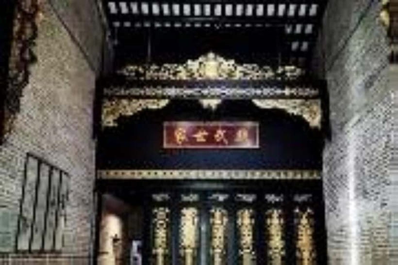 Guangzhou Cultural Gems: Bruce Lee's Home & Heritage Sites - Choosing the right option: Express, Bruce Lee plus Opera, or the full Chen Clan plus Nanyue plus Beijing Road loop