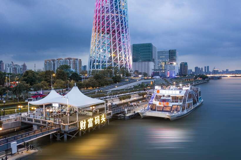 Guangzhou: Roundtrip Cruise Night View from Canton Tower - Canton Tower at night, why this cruise is a smart idea