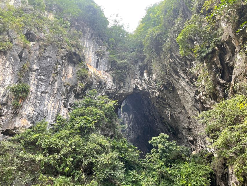 Guangzhou to Gulong Canyon and Cave Fairland PRI Day Tour - Morning pickup from central Guangzhou, then out to Qingyuan